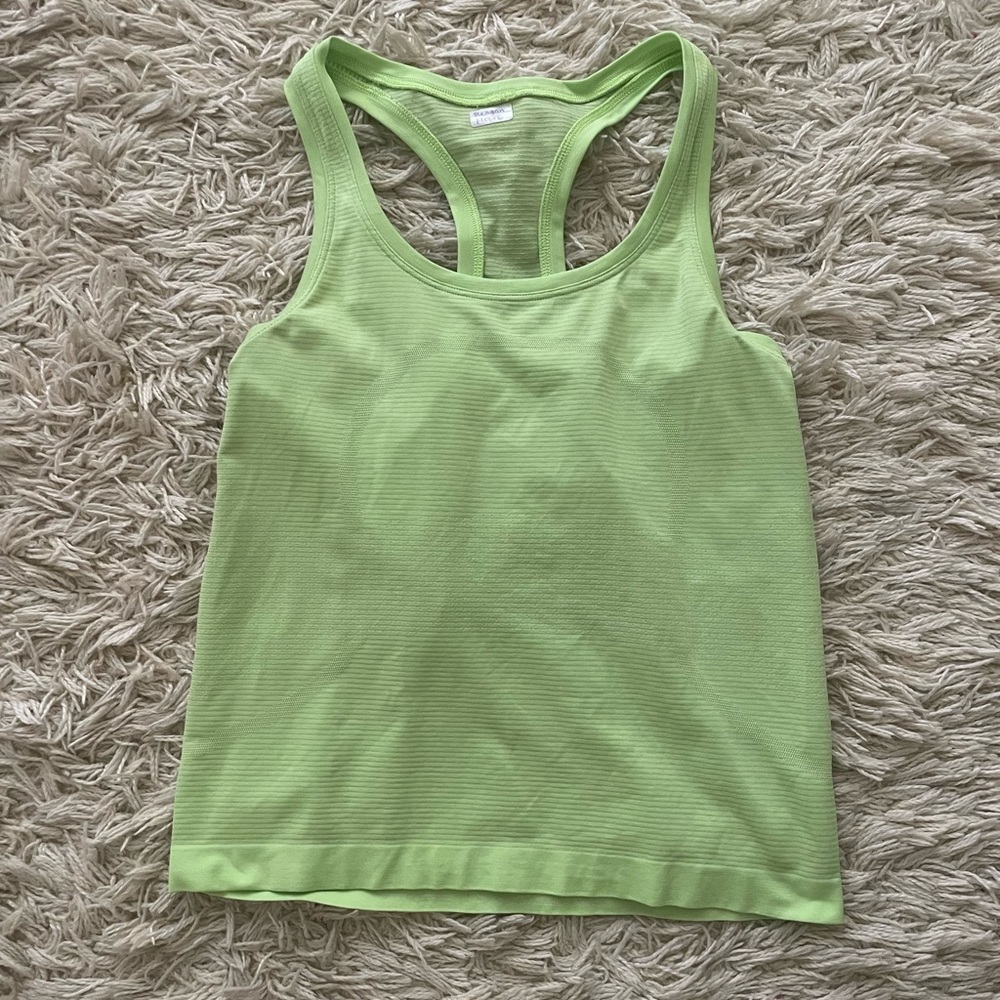 LIGHT GREEN LULULEMON SWOFLY TANK TOP 2.0